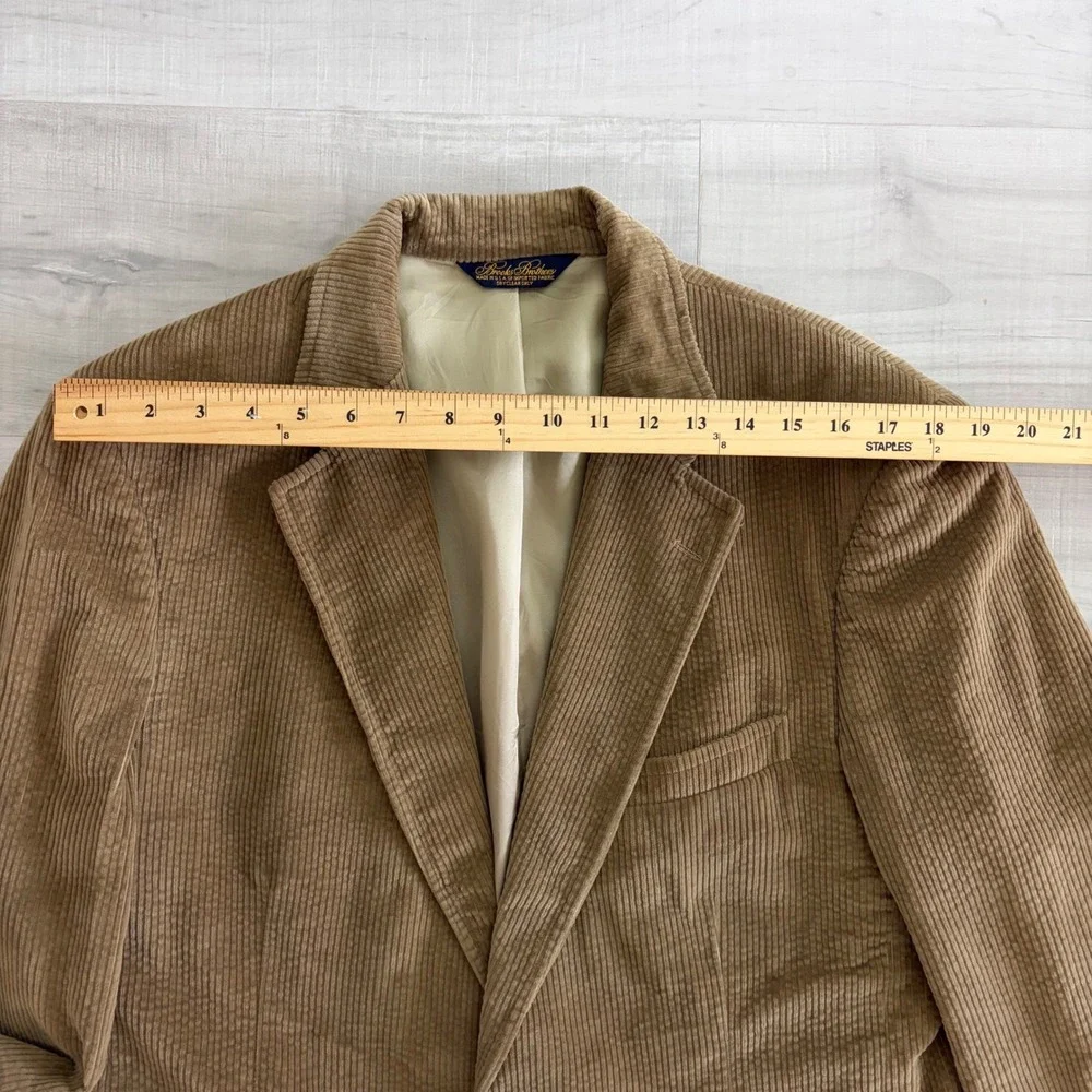 Brooks Brothers Men Vintage Tan Corduroy Blazer Sport Coat Woven Buttons 39R USA